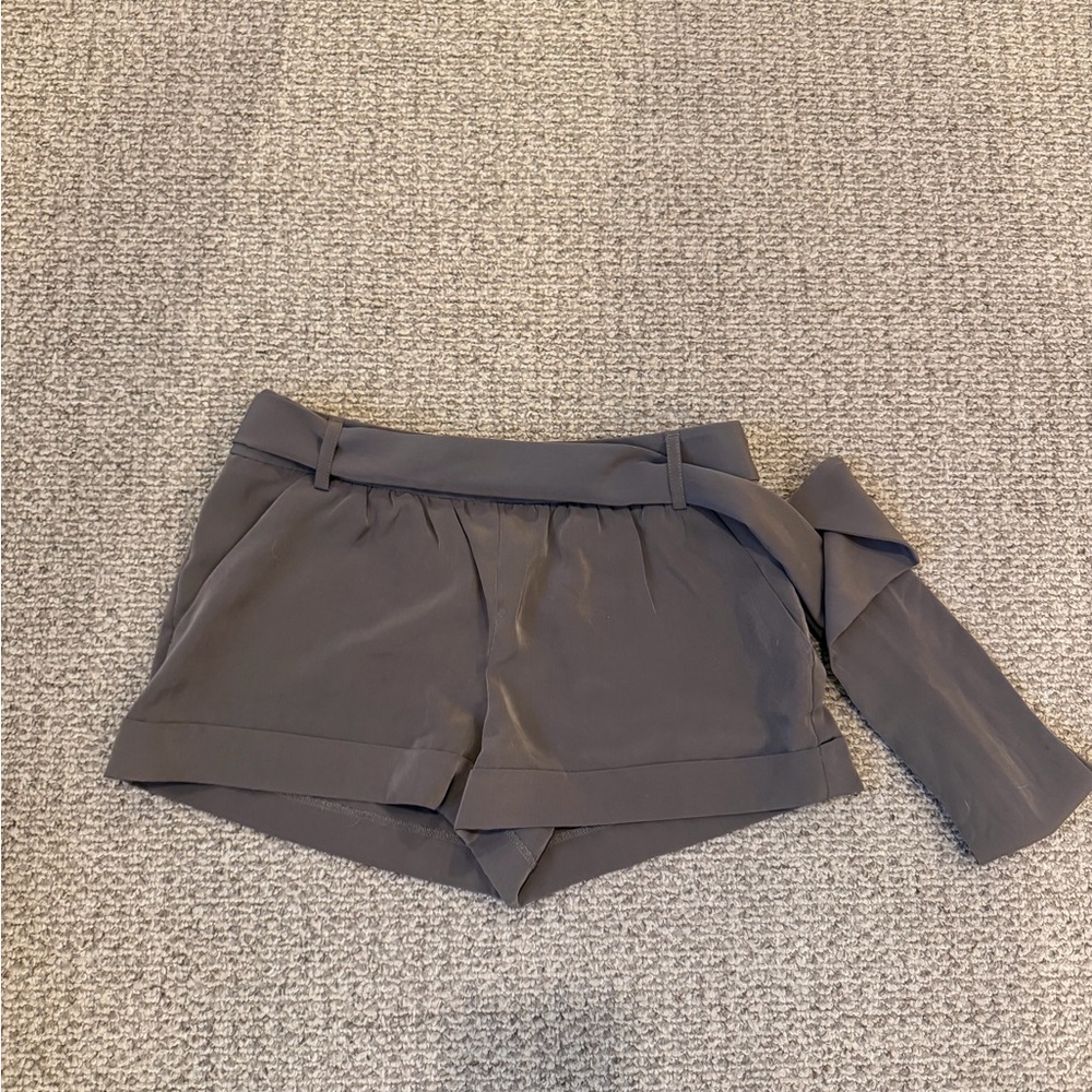 Express Taupe Women's Dress Shorts with Removable tie belt - size 00
